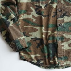 画像4: 〜80's FIVE BROTHER COTTON POLYESTER PRINT WOODLAND CAMOUFLAGE FLANNEL SHIRT "MADE IN USA" (4)