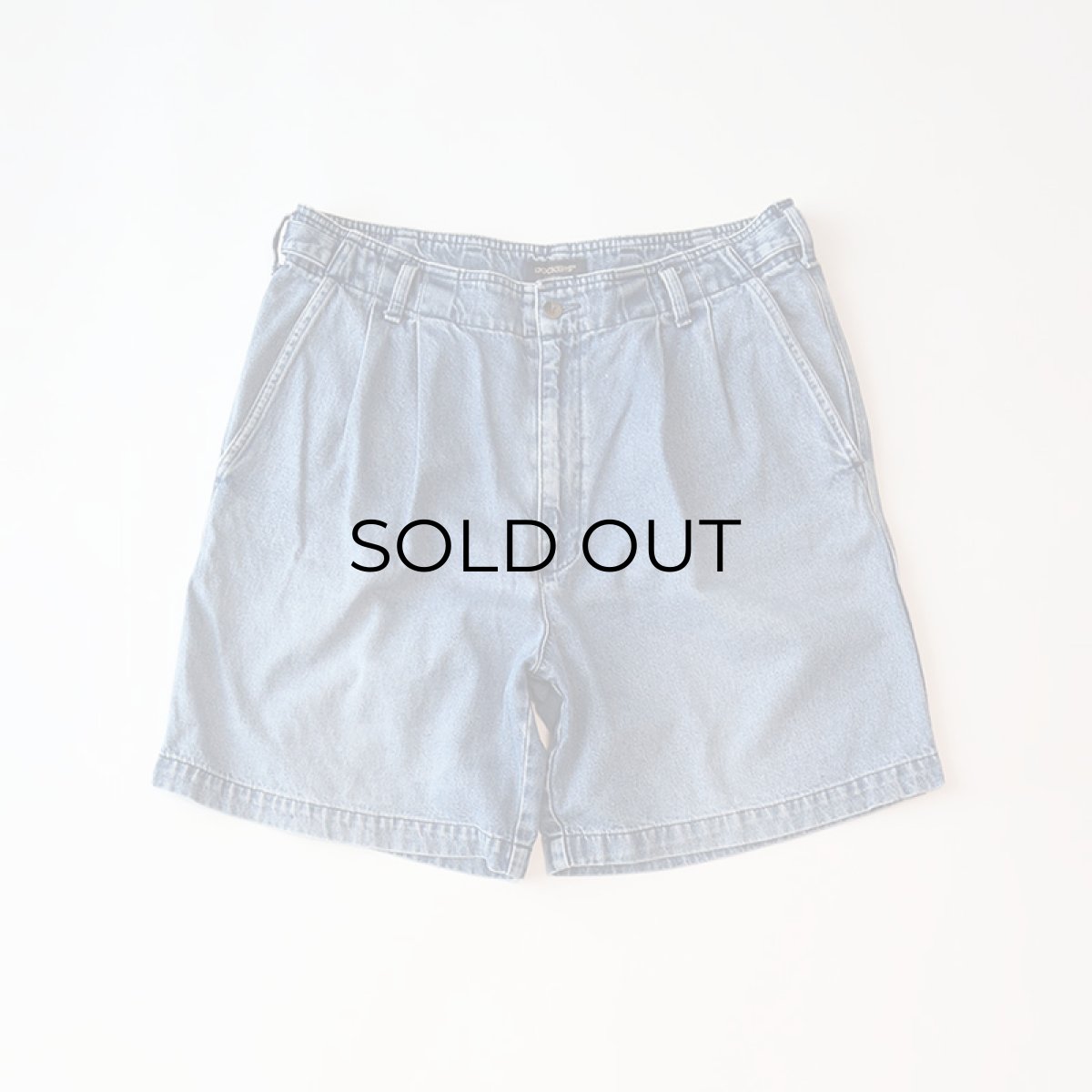 画像2: 90's DOCKERS COTTON DENIM TUCK SHORTS 【W35 程度】 (2)