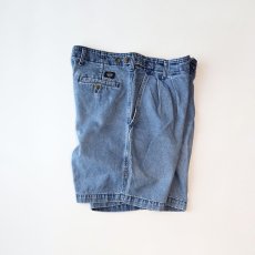 画像1: 90's DOCKERS COTTON DENIM TUCK SHORTS 【W36 程度】 (1)