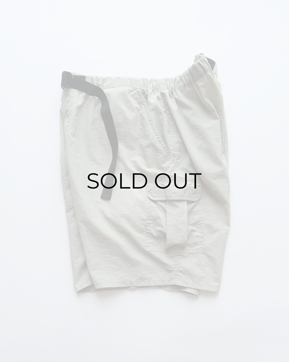 画像2: 90's ST. JOHN'S BAY NYLON CARGO TREKKING SHORTS (2)
