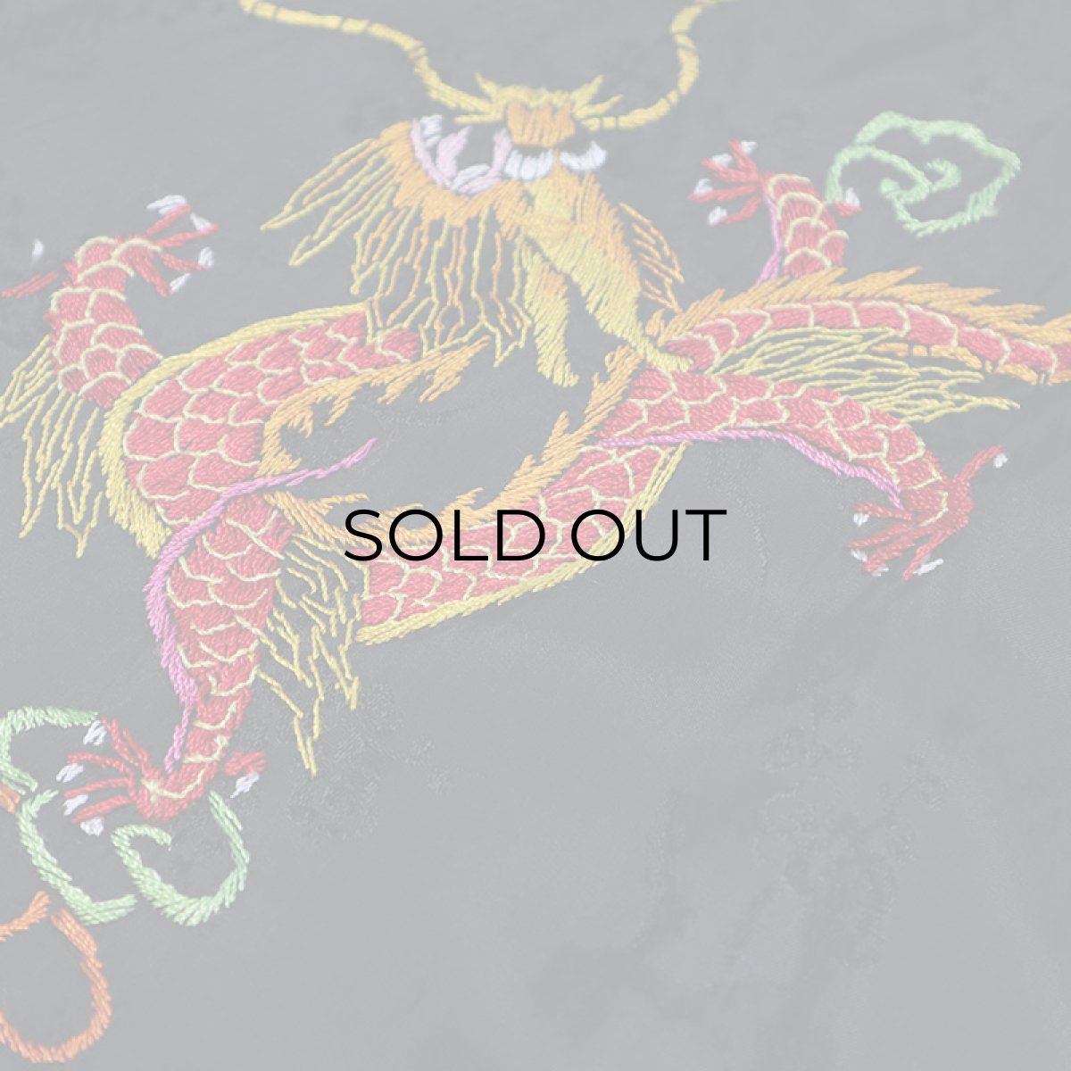 画像9: VINTAGE UNKNOWN BRAND SILK EMBROIDERED SOUVENIR GOWN (9)