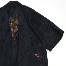 画像4: VINTAGE UNKNOWN BRAND SILK EMBROIDERED SOUVENIR GOWN (4)