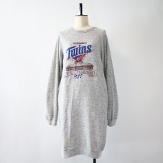 画像1: 80's BASSETT-WALKER PRINT BACK HAND PAINT CREW NECK LONG SWEAT "MINNESOTA TWINS" (1)