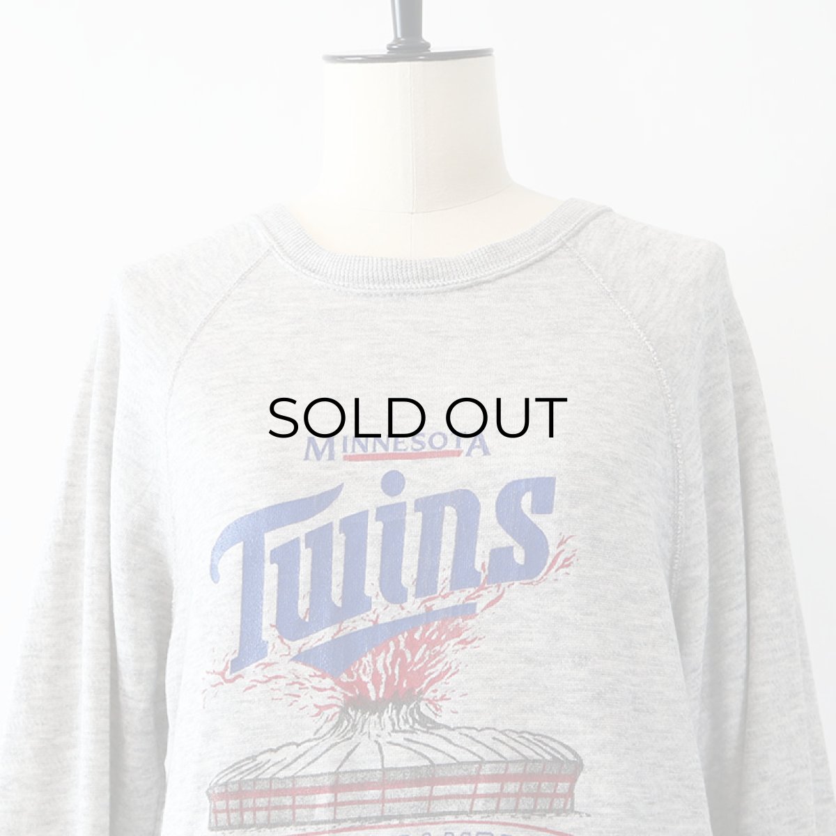 画像4: 80's BASSETT-WALKER PRINT BACK HAND PAINT CREW NECK LONG SWEAT "MINNESOTA TWINS" (4)