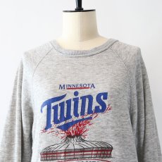 画像4: 80's BASSETT-WALKER PRINT BACK HAND PAINT CREW NECK LONG SWEAT "MINNESOTA TWINS" (4)