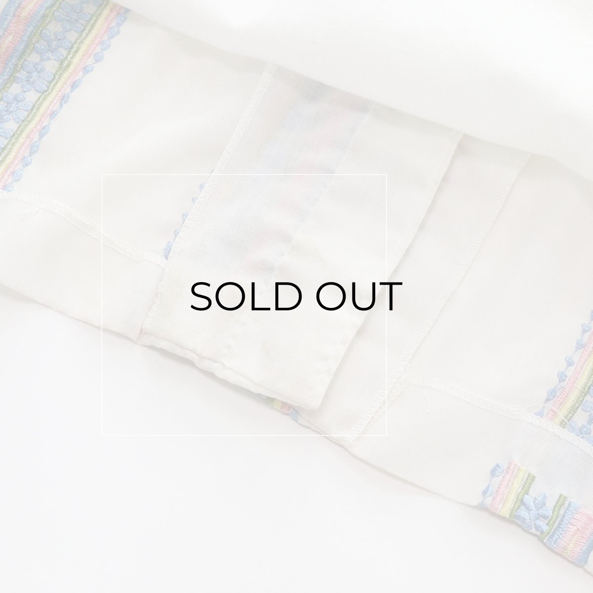 画像11: OLD VELOSO'S EMBROIDERED COLLARLESS BLOUSE (11)