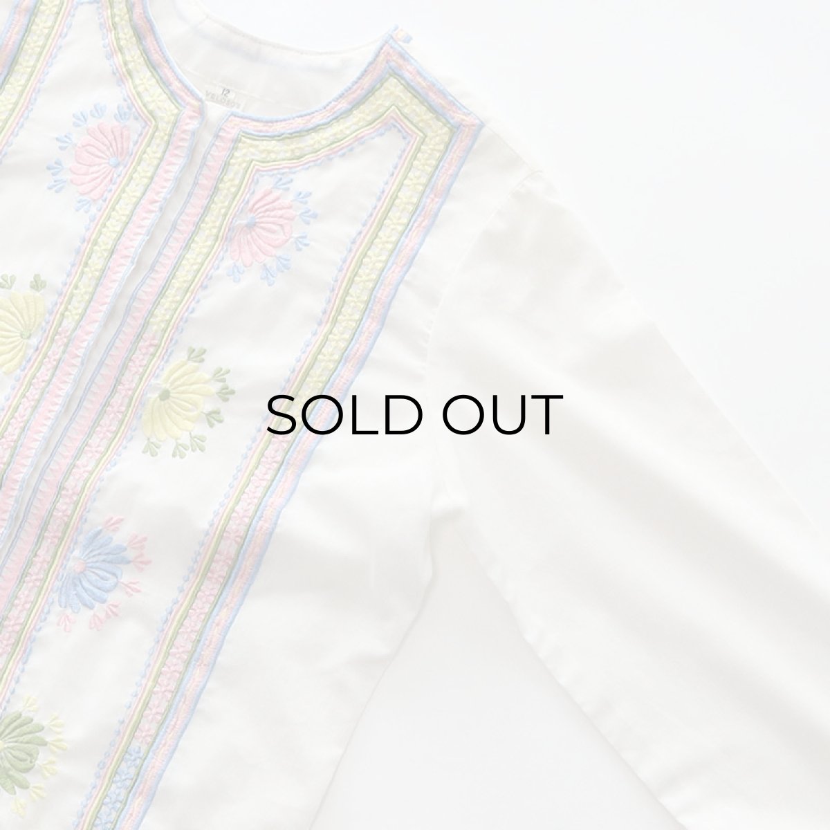 画像5: OLD VELOSO'S EMBROIDERED COLLARLESS BLOUSE (5)