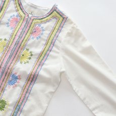 画像5: OLD VELOSO'S EMBROIDERED COLLARLESS BLOUSE (5)