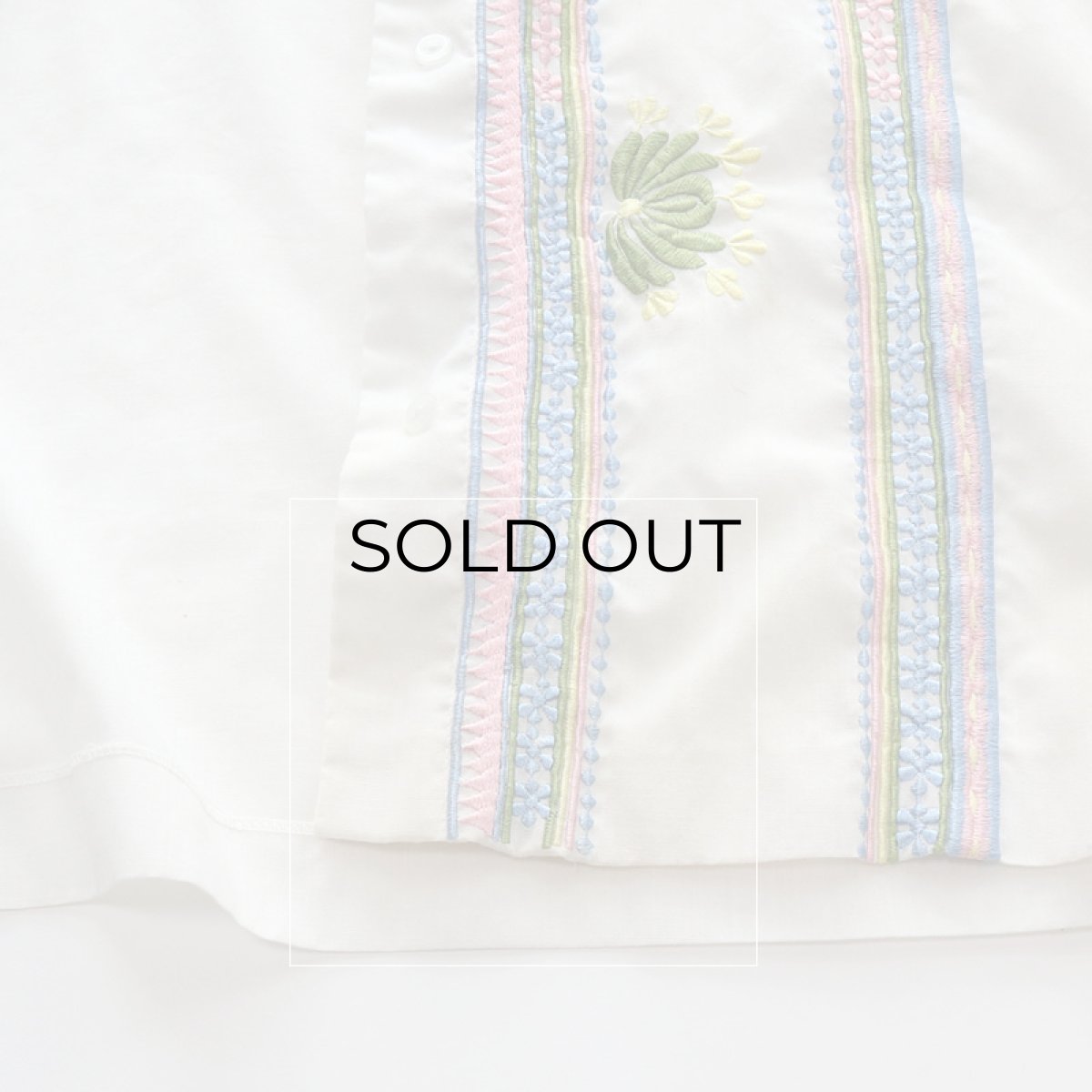 画像10: OLD VELOSO'S EMBROIDERED COLLARLESS BLOUSE (10)