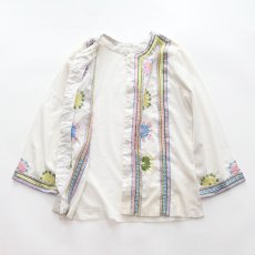 画像2: OLD VELOSO'S EMBROIDERED COLLARLESS BLOUSE (2)
