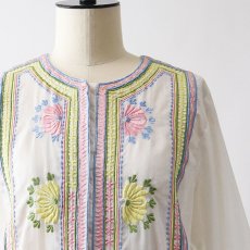 画像16: OLD VELOSO'S EMBROIDERED COLLARLESS BLOUSE (16)