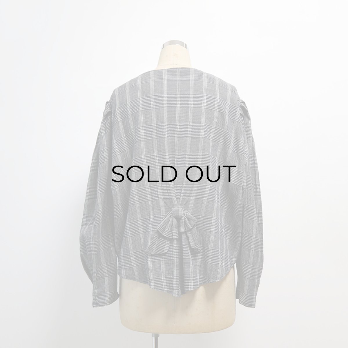 画像11: OLD UNKNOWN BRAND COTTON CHECK TUCK SLEEVE COLLARLESS BLOUSE (11)