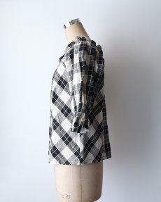 画像10: OLD UNKNOWN BRAND COTTON LINEN CHECK SQUARE FRILL NECK BLOUSE (10)