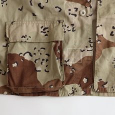 画像10: 〜90's US ARMY COTTON NYLON DESERT CAMOUFLAGE COMBAT JACKET【SIZE : MEDIUM-REGULAR】 (10)