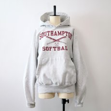 画像1: Champion REVERSE WEAVE PRINT SWEAT PULLOVER PARKA "SOUTHAMPTON SOFTBALL" (1)