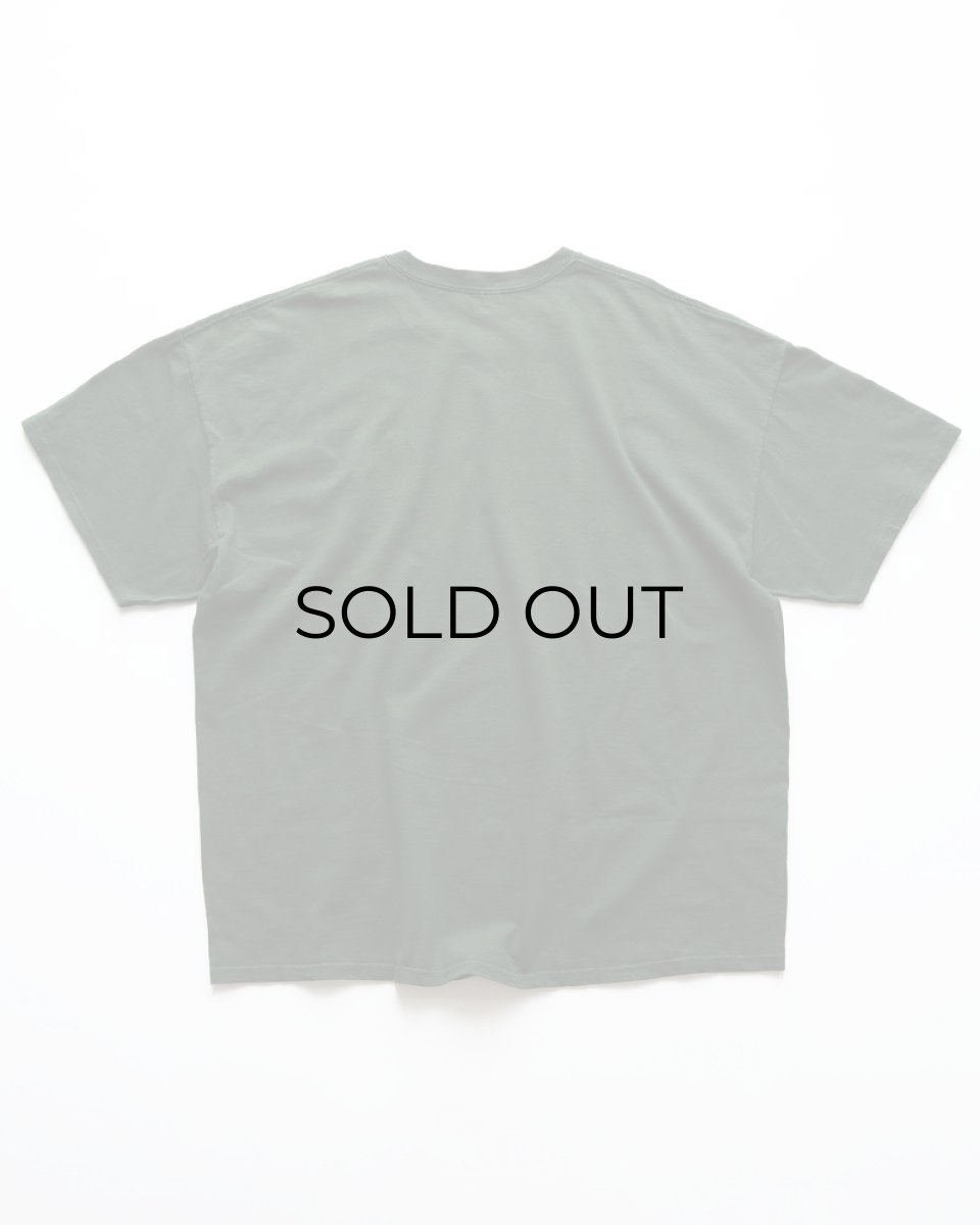 画像2: 00's GILDAN COTTON EMBROIDERED S/S TEE "Golden High Country Archers" (2)