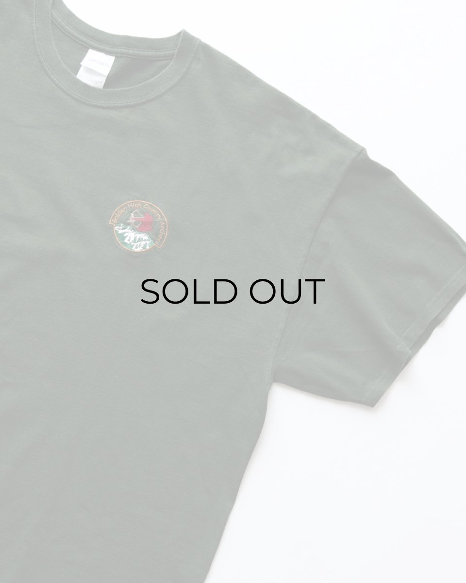 画像3: 00's GILDAN COTTON EMBROIDERED S/S TEE "Golden High Country Archers" (3)