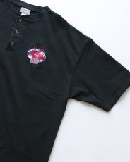 画像3: 00's COTTON DELUXE by ANVIL COTTON EMBROIDERED S/S HENLEY NECK TEE "WORLD MASTERS CHAMPIONSHIP" (3)