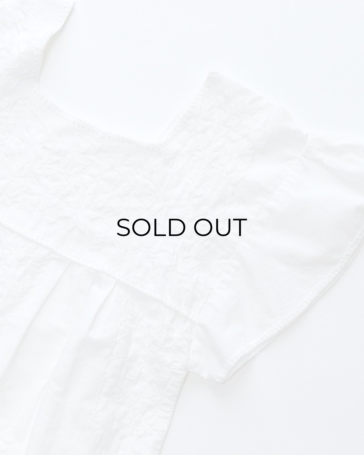 画像4: OLD UNKNOWN BRAND WHITE COTTON EMBROIDERED MEXICAN DRESS (4)