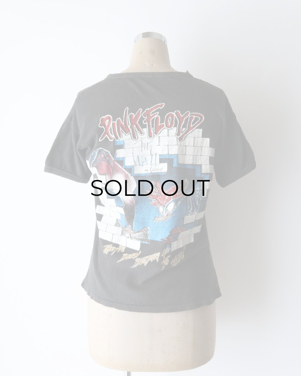 画像16: 70's-80's UNKNOWN BRAND PAKISTAN COTTON "PINK FLOYD" W-PRINT S/S BAND TEE "THE WALL IN CONCERT" (16)