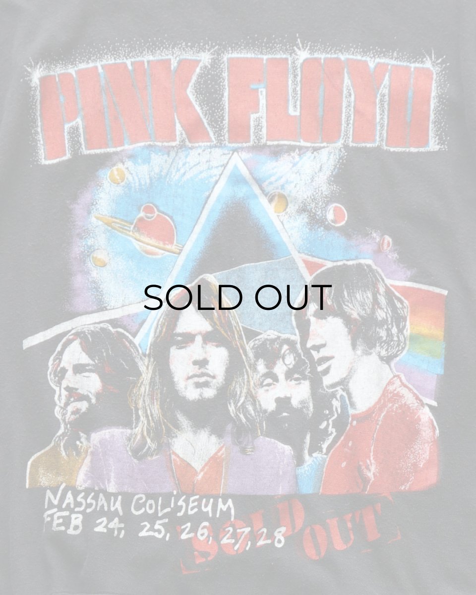 画像7: 70's-80's UNKNOWN BRAND PAKISTAN COTTON "PINK FLOYD" W-PRINT S/S BAND TEE "THE WALL IN CONCERT" (7)