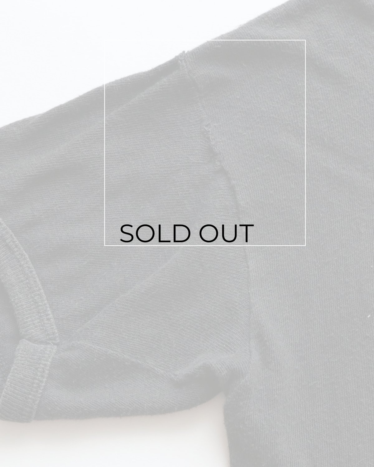 画像11: 70's-80's UNKNOWN BRAND PAKISTAN COTTON "PINK FLOYD" W-PRINT S/S BAND TEE "THE WALL IN CONCERT" (11)