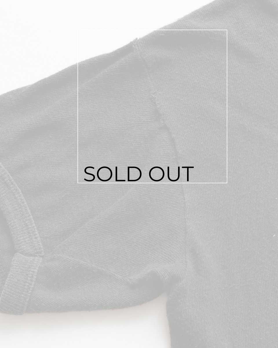 画像11: 70's-80's UNKNOWN BRAND PAKISTAN COTTON "PINK FLOYD" W-PRINT S/S BAND TEE "THE WALL IN CONCERT" (11)