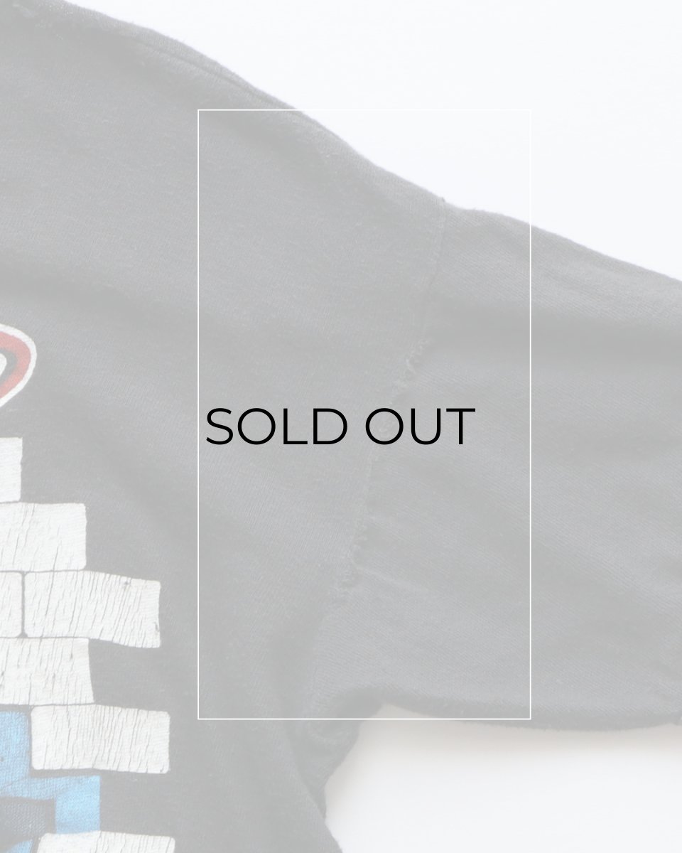 画像13: 70's-80's UNKNOWN BRAND PAKISTAN COTTON "PINK FLOYD" W-PRINT S/S BAND TEE "THE WALL IN CONCERT" (13)