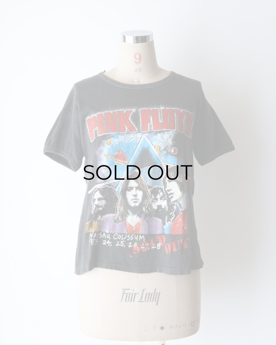 画像15: 70's-80's UNKNOWN BRAND PAKISTAN COTTON "PINK FLOYD" W-PRINT S/S BAND TEE "THE WALL IN CONCERT" (15)