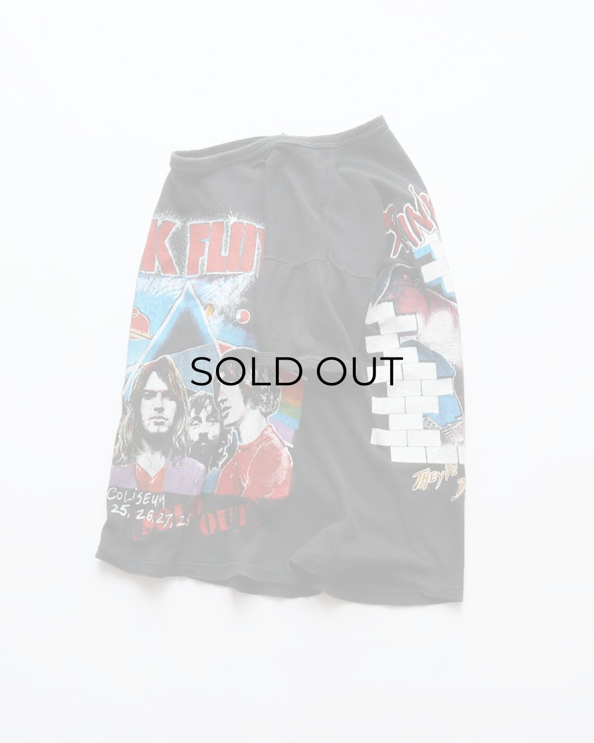 画像3: 70's-80's UNKNOWN BRAND PAKISTAN COTTON "PINK FLOYD" W-PRINT S/S BAND TEE "THE WALL IN CONCERT" (3)