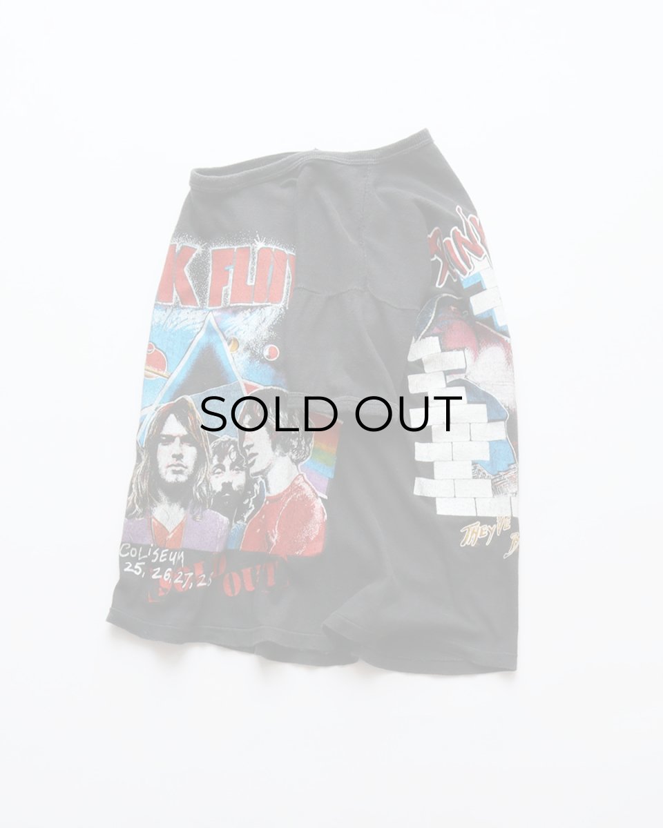 画像3: 70's-80's UNKNOWN BRAND PAKISTAN COTTON "PINK FLOYD" W-PRINT S/S BAND TEE "THE WALL IN CONCERT" (3)